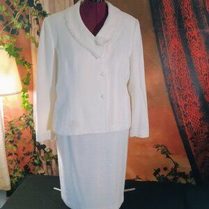 EUC: Worthington Sze 18 White Sparkle Accent Formal Suit